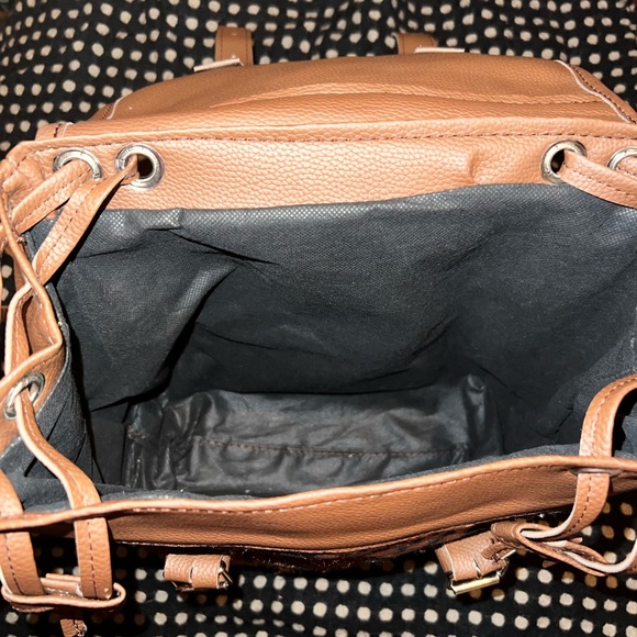 Handmade leather backpack embroidered - Picture 4 of 7